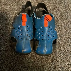 Nike boys sandals